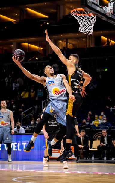 效力期间的 效力期间的